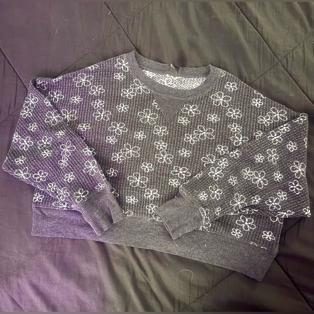 Girls 6x Grey Flower Sweater
